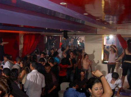 CANDY BAR LIVE